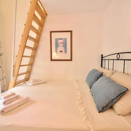 Bristol Flat - Seaview